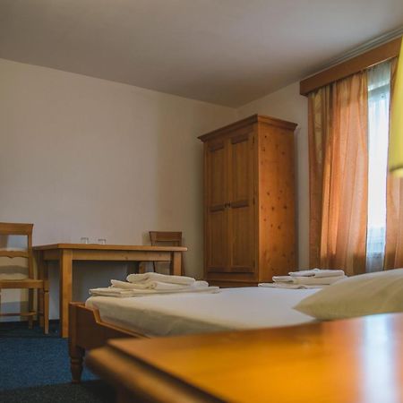 Hotel Maier هونيدوارا المظهر الخارجي الصورة